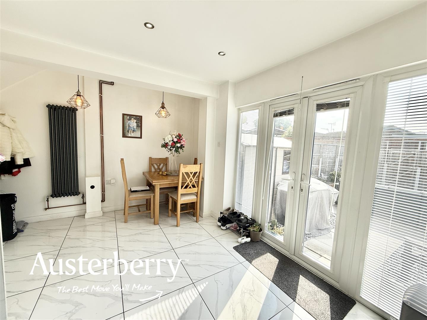 2 bed property in Honiton Walk, Stoke-On-Trent